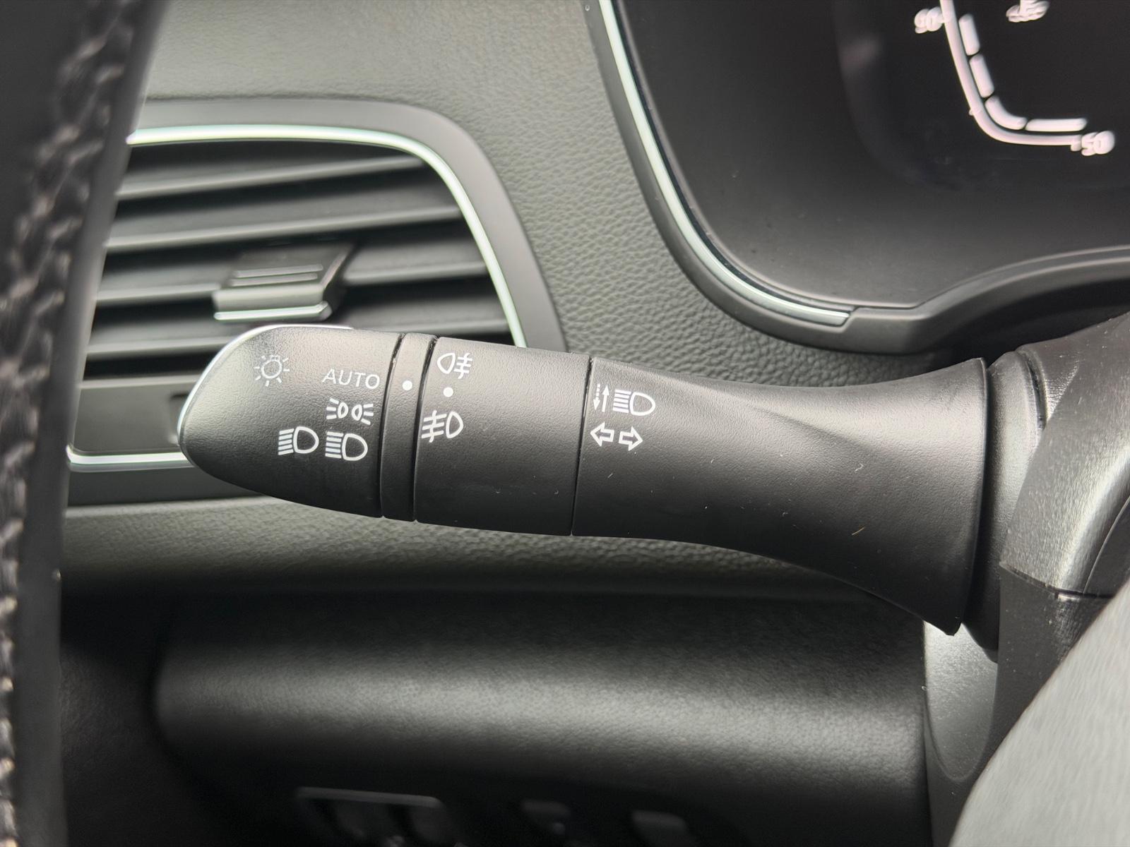 Renault Megane IV GT Automatik CarPlay Kamera AHK Spur