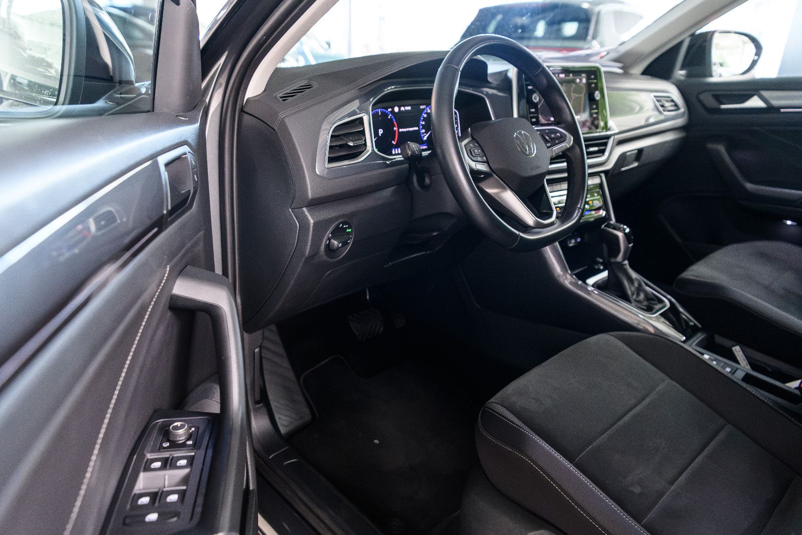 Fahrzeugabbildung Volkswagen T-Roc Style 2.0l TDI DSG + Navi + ACC + Keyless