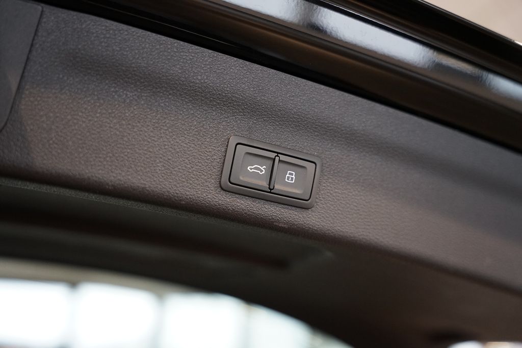 AUDI RS6 performance | RS-Designpaket+ | Pano | HuD AUDI RS6 performance | RS-Designpaket+ | Pano | HuD