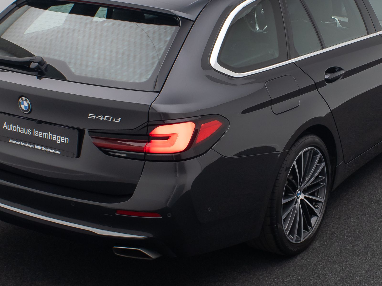 Fahrzeugabbildung BMW 540d xD Luxury Line H/K Kamera DAB AHK 4xKlima