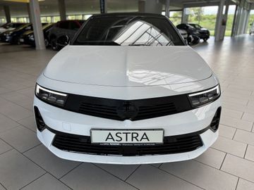 Fotografie des Opel Astra Sports Tourer 1.2 Turbo GS