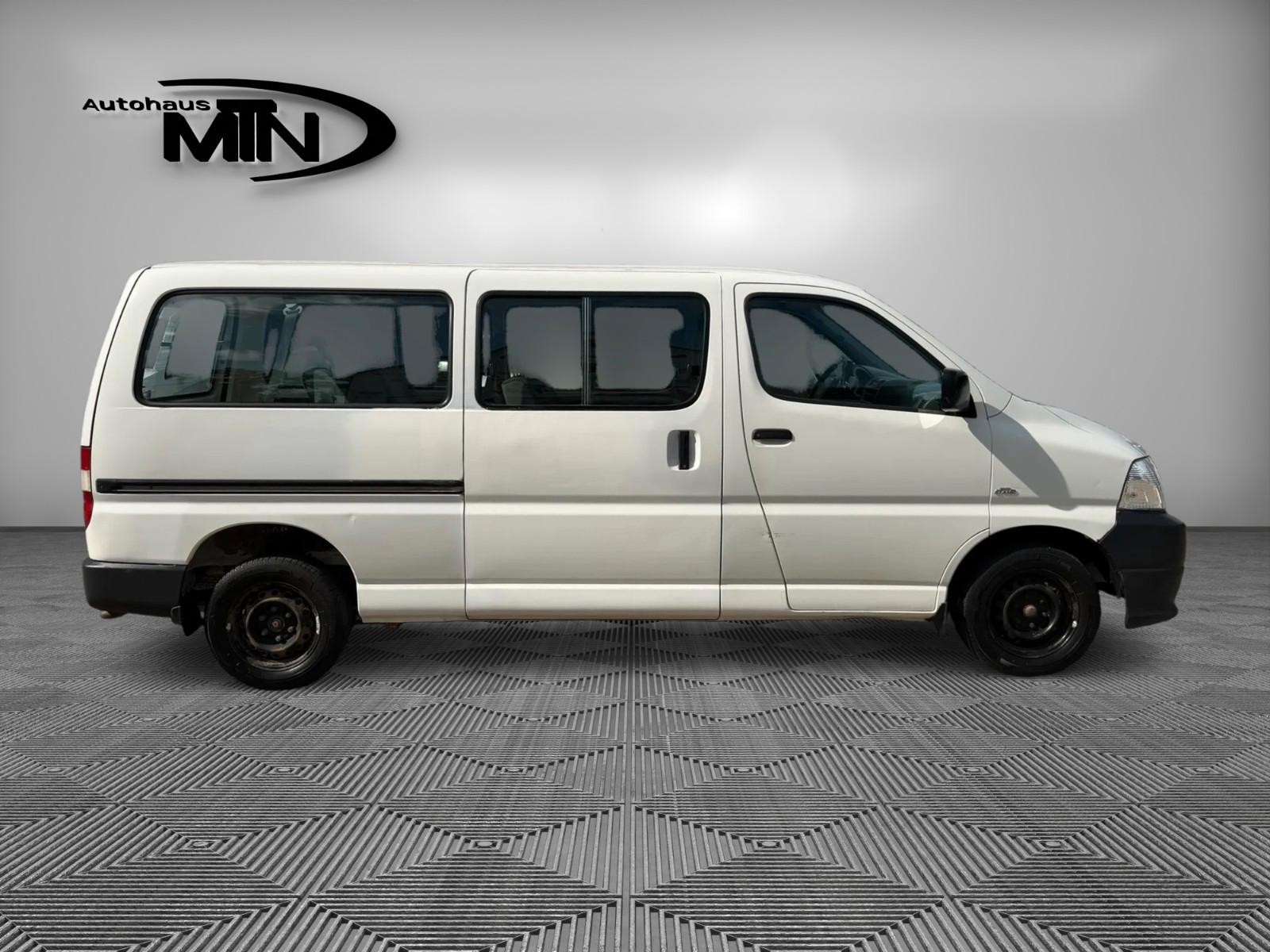 Toyota Hiace 2,5 LANG 8.Sitzer Klima AHK