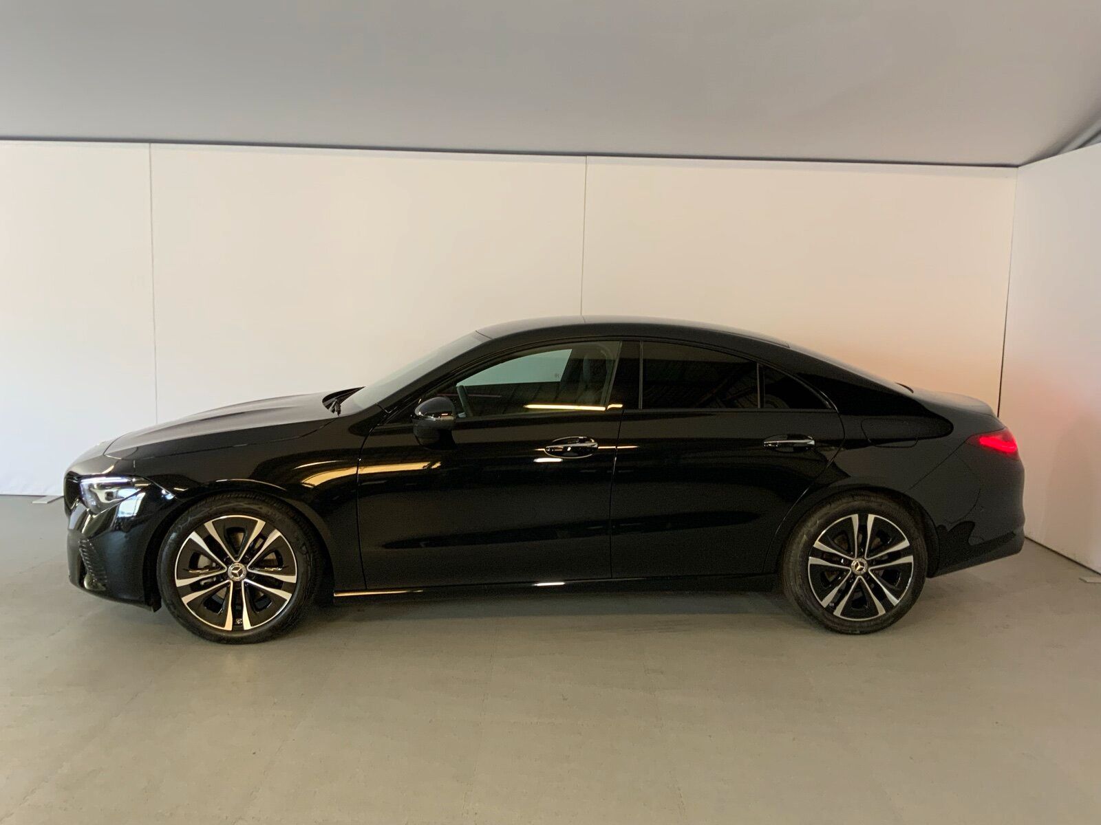 Mercedes-Benz CLA 180 Coupé Prgressive Night RüCam LED WinterP imagem 3