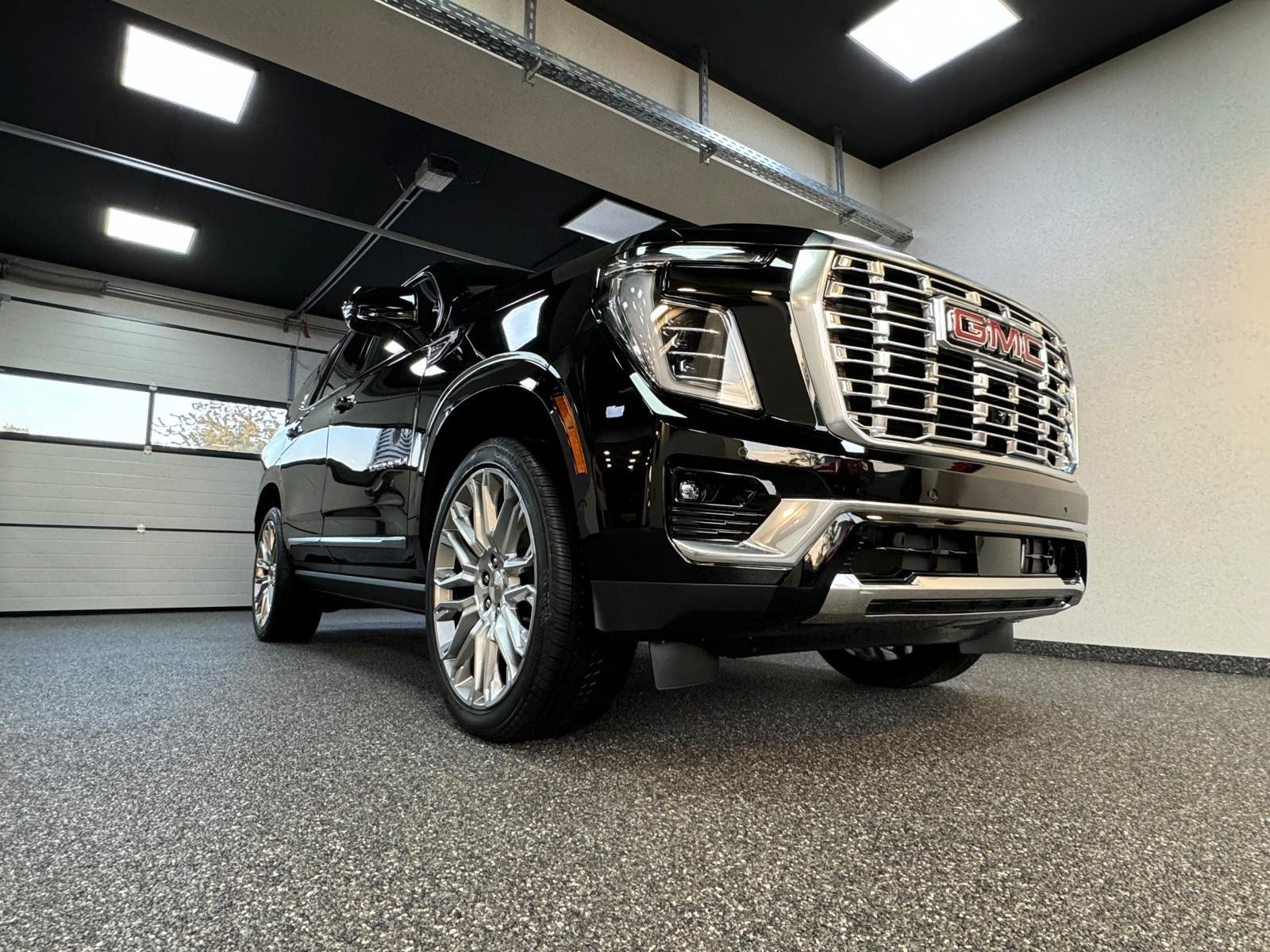 Fahrzeugabbildung GMC YUKON DENALI 2026-24" RÄDER, ENTERTAINMENT