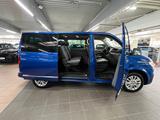 Volkswagen T6.1 2.0TDI Caravelle Highline AHK+-ACC+SPUR+KAM - blaue Volkswagen T6 Caravelle