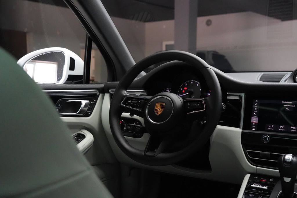 PORSCHE Macan S*CHRONO*PANO*PDLS+*ACC*360*BICOLOR*MEMORY PORSCHE Macan S*CHRONO*PANO*PDLS+*ACC*360*BICOLOR*MEMORY