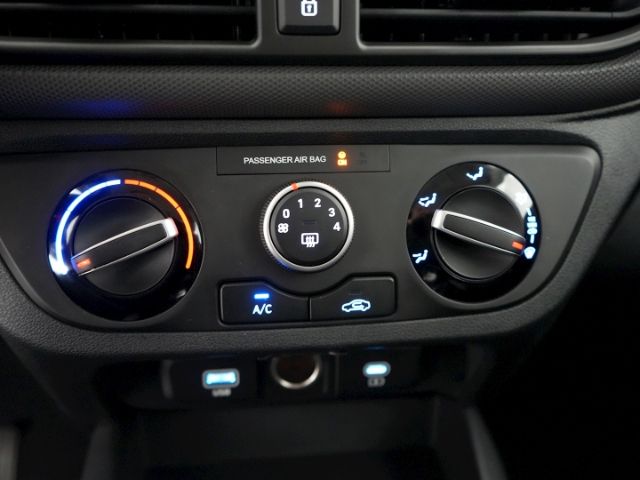 i10 FACELIFT SELECT+NAVI+RÜCKFAHRKAMERA+PARKPILO
