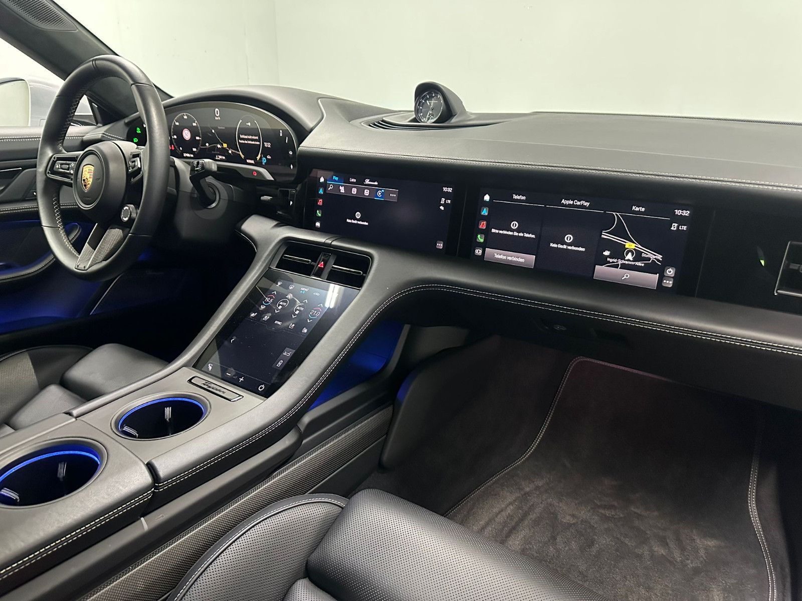 Fahrzeugabbildung Porsche Taycan Turbo *VOLL*KERAMIC*PANORAMA*