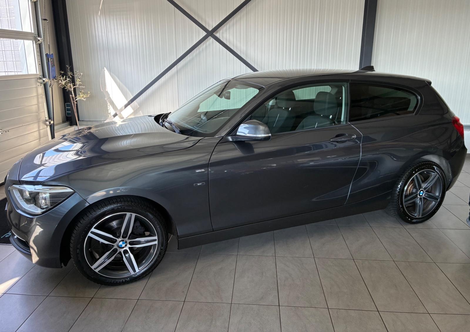 BMW 116d Sport Line *NAVI/BI-XENON/PDC*