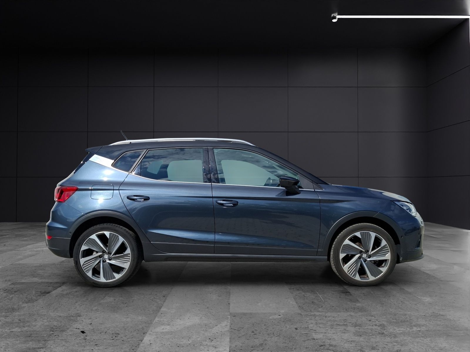 Fahrzeugabbildung SEAT Arona TSI FR-Line DSG LED Navi AID ACC RFK SH LM