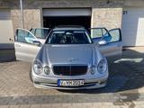 Mercedes-Benz E 220 CDI T AVANTGARDE - Mercedes-Benz E 220 aus 2005: Cdi