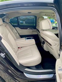 BMW 740 - 12