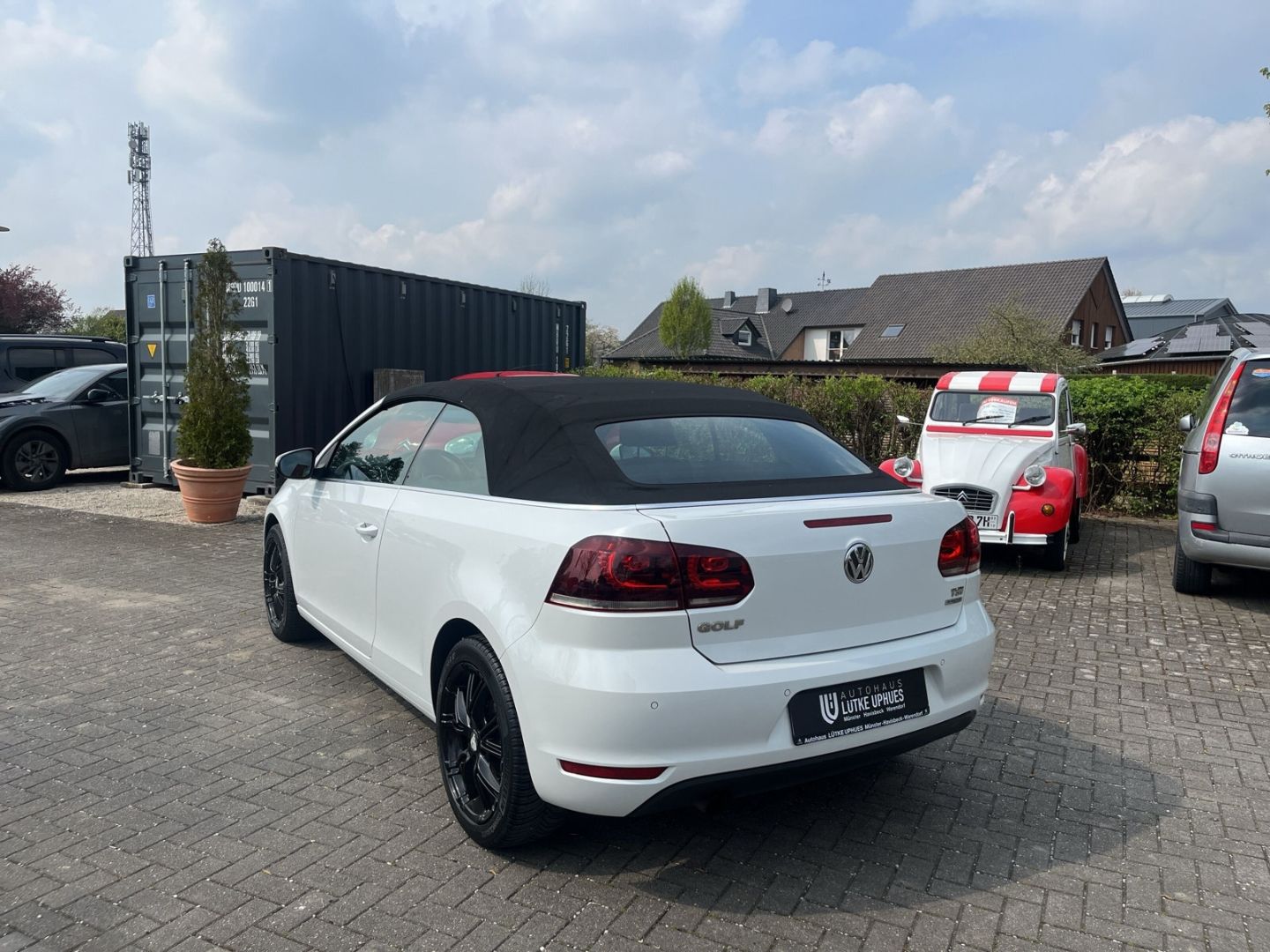 Fahrzeugabbildung Volkswagen Golf VI Basis BMT 1.2 TSI Cabrio Navi SHZ Temp
