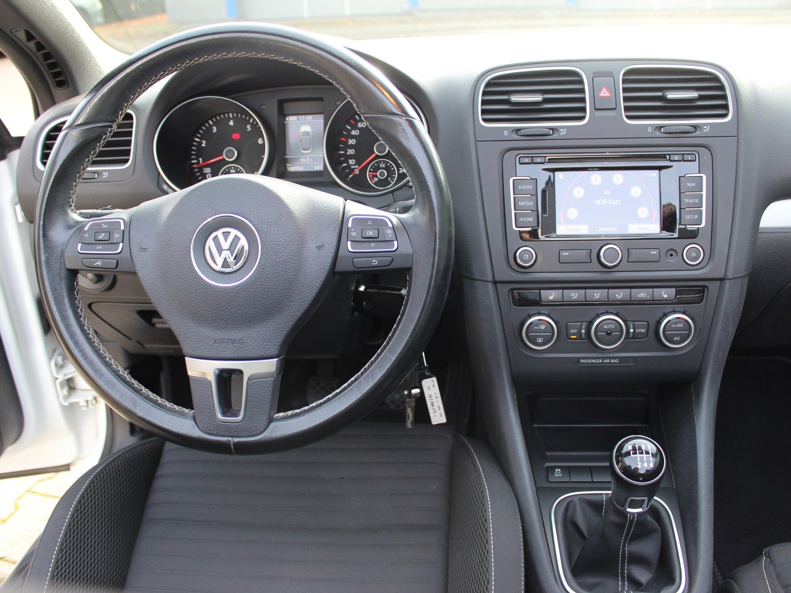 Fahrzeugabbildung Volkswagen Golf Cabriolet Cup 1,4 TSI