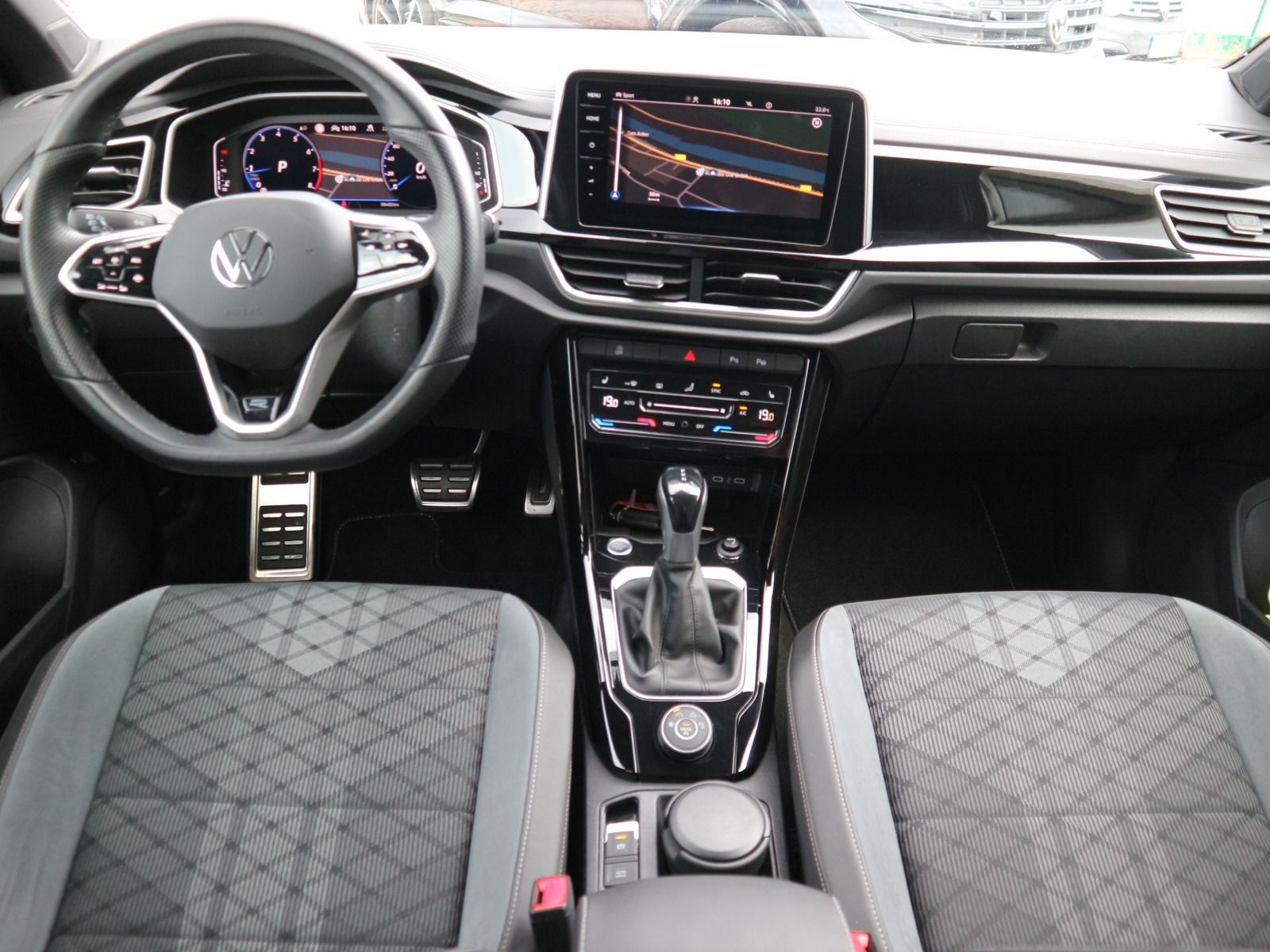 Volkswagen T-Roc - Bild 12
