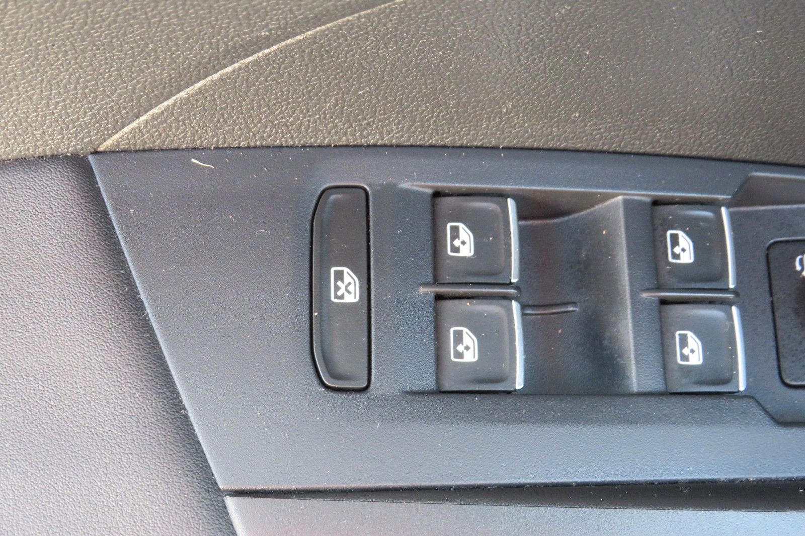 Fahrzeugabbildung Volkswagen T-Cross Active ACC NAVI APP GJ SITZH. PDC 1HD