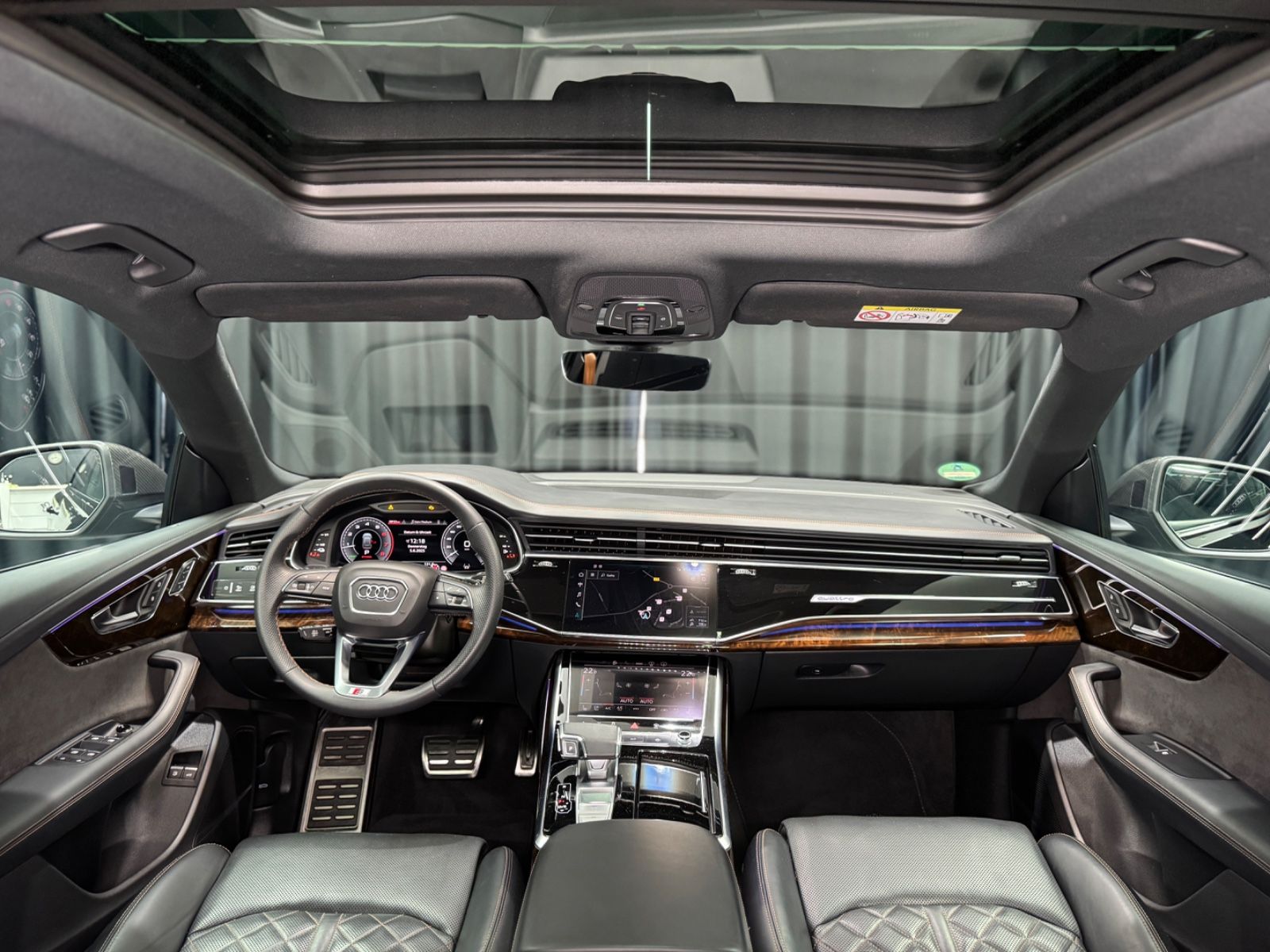 Fahrzeugabbildung Audi Q8 55 TFSI e quattro|B/O|EXCLUSIVE|RS-SITZE|VOLL