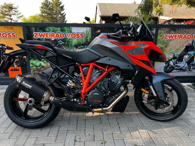 KTM 1290  Super Duke GT viel Zubehör