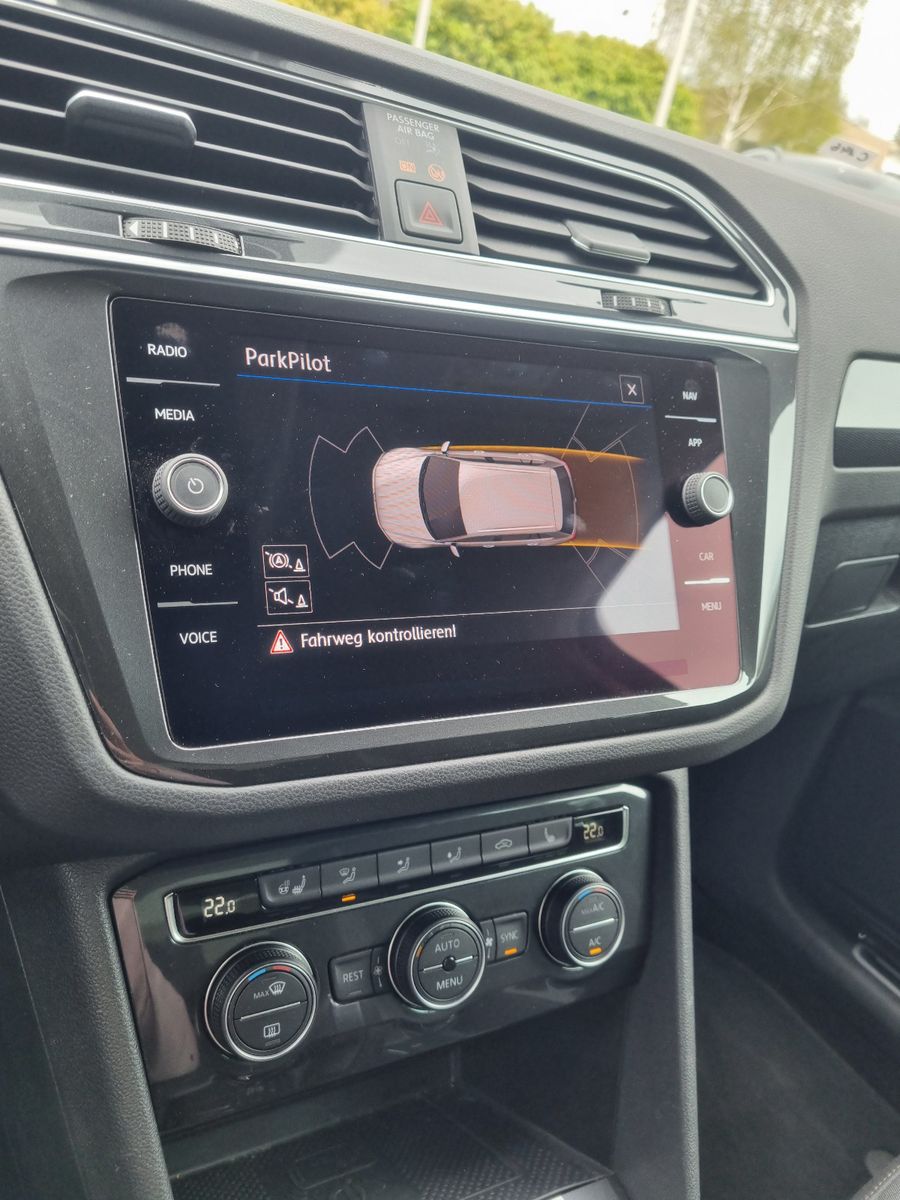 Fahrzeugabbildung Volkswagen Tiguan Comfortl. R Line 2.0 TDI DSG NAVI LED