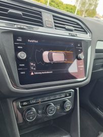 Fahrzeugabbildung Volkswagen Tiguan Comfortl. R Line 2.0 TDI DSG NAVI LED