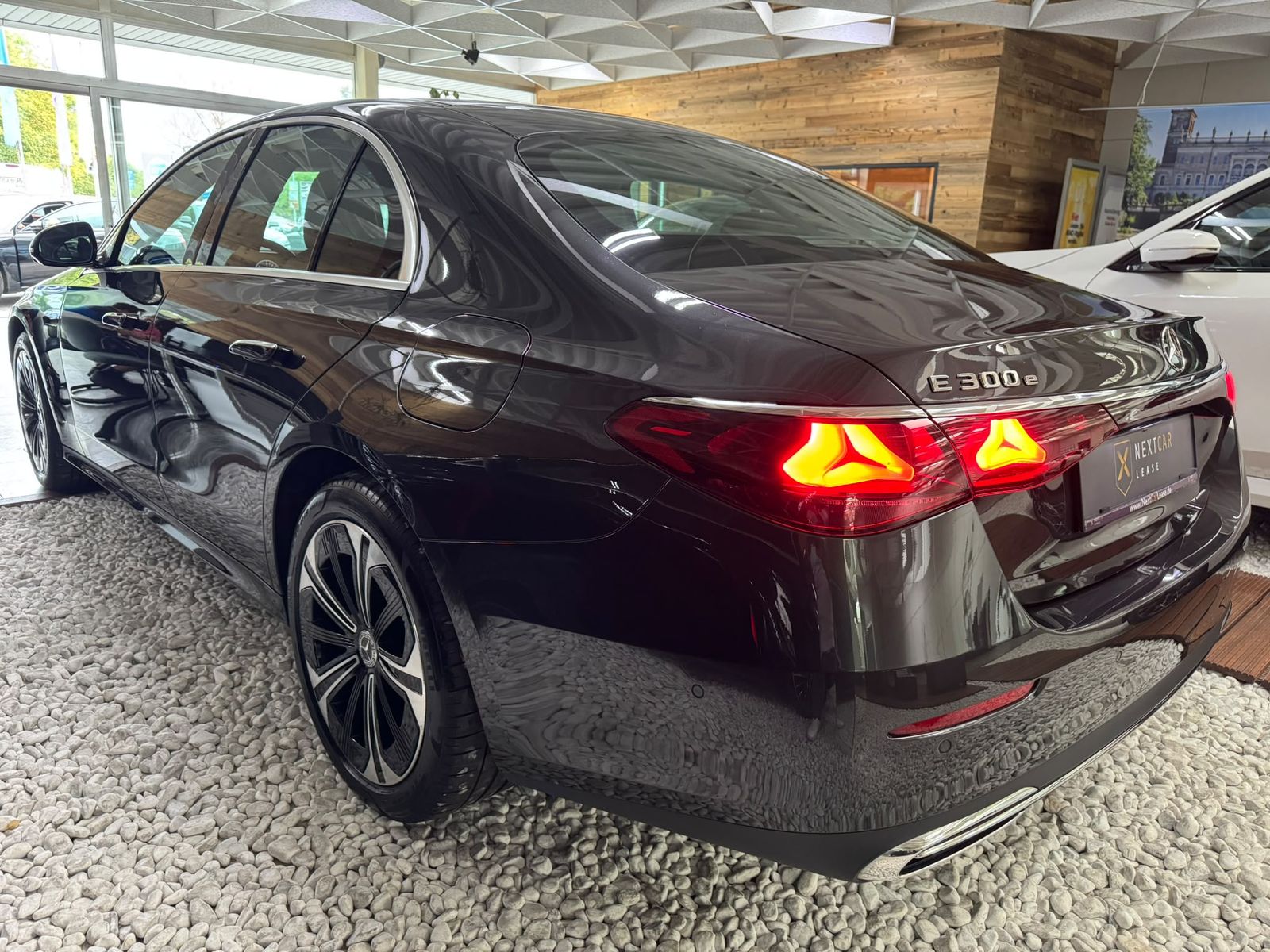 Mercedes-Benz E 300e Avantgarde Spurwechsel 360° foto 6