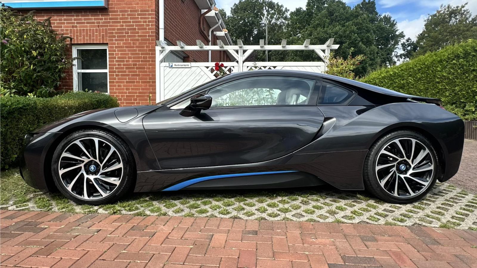 BMW i8 Pure Impulse Vollled., HUD, Harm./Kardon, 20"