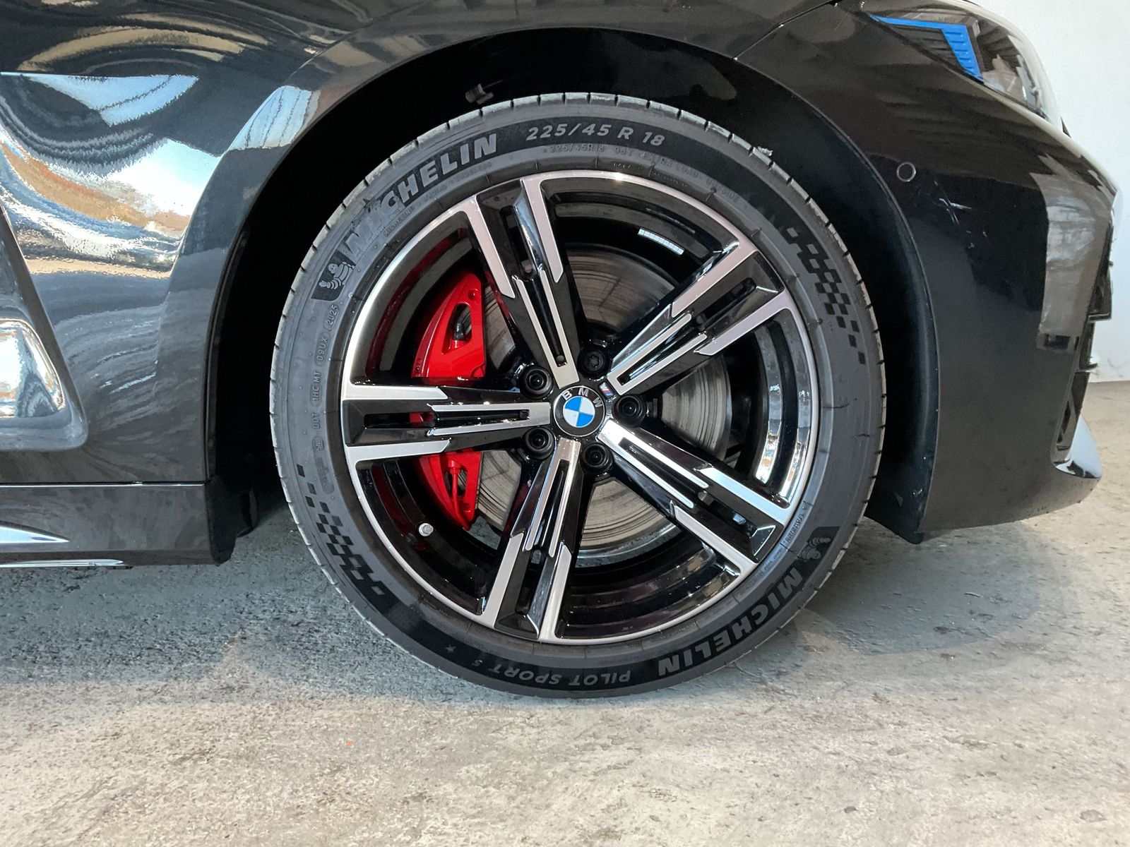 Fahrzeugabbildung BMW M440i xDrive |M Sportpaket Pro |Harman Kardon