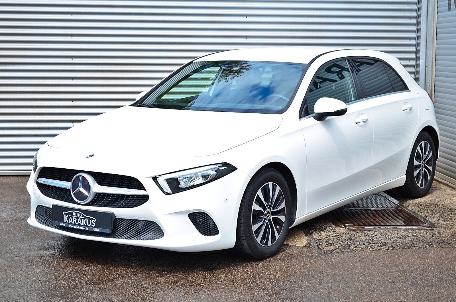 Mercedes-Benz A 180 NAVI LEDER MBUX R.KAM foto 3
