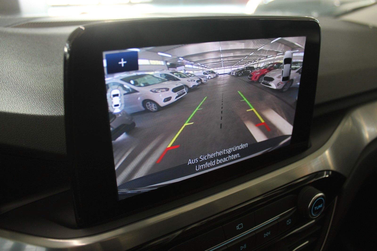 Fahrzeugabbildung Ford Kuga Titanium X Automatik LED Pano STDHZ WinterP