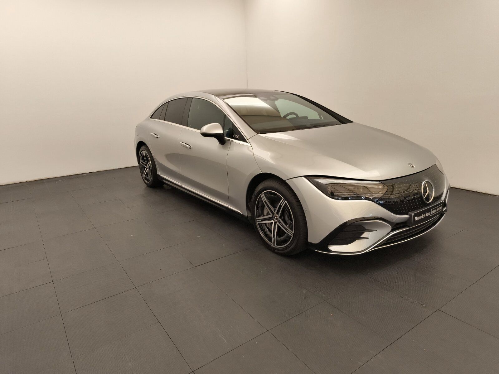 Mercedes-Benz EQE 350 4M AMG Pano Distr DigiLight HeadUp 360° imagem 3