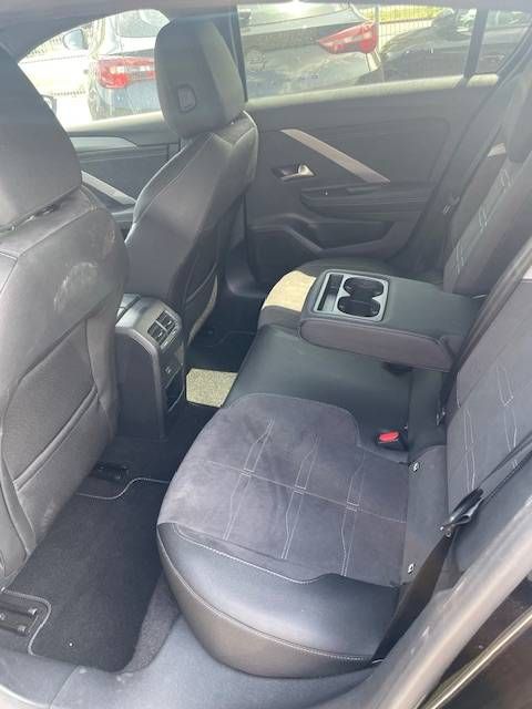 Fahrzeugabbildung Opel Astra L 1.2 Turbo Ultimate AT// Navi  AHK  RKF