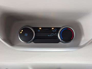 Ford Tourneo Custom 2.0 EcoBlue  L1 Titanium