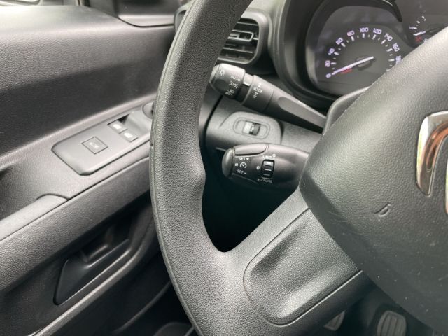 Fahrzeugabbildung Citroën Berlingo 1.5 BlueHDI 100 Club M. L1 Klimaanlage