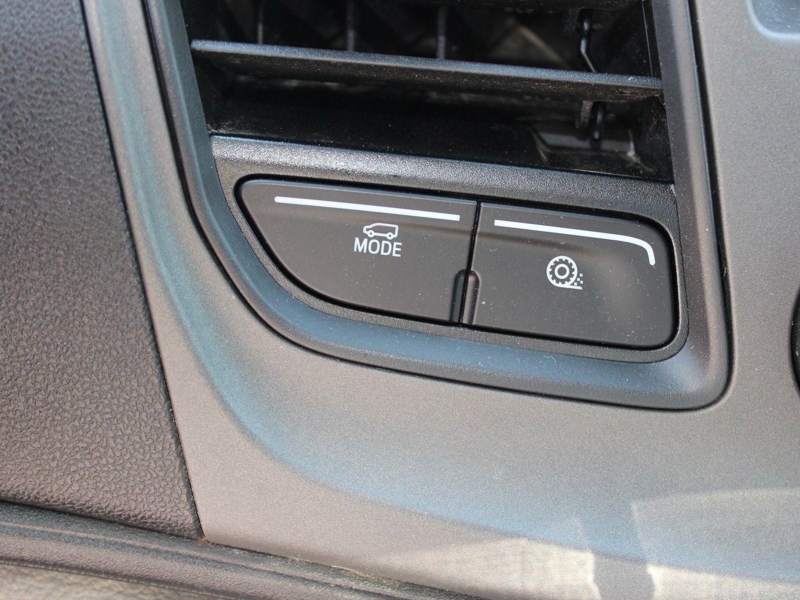 Fahrzeugabbildung Ford Transit 350 L2 Einzelkabine Trend 2,0 TDCi DPF