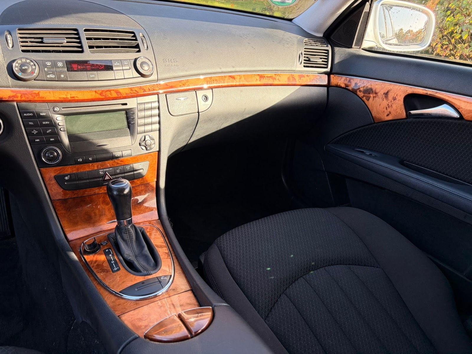 Mercedes-Benz E220 2007 — photo 6