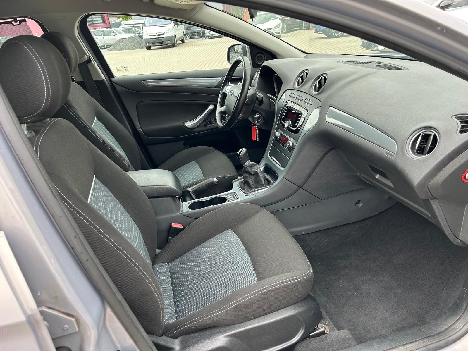 Fahrzeugabbildung Ford Mondeo Turnier°AHK°Tüv NEU°
