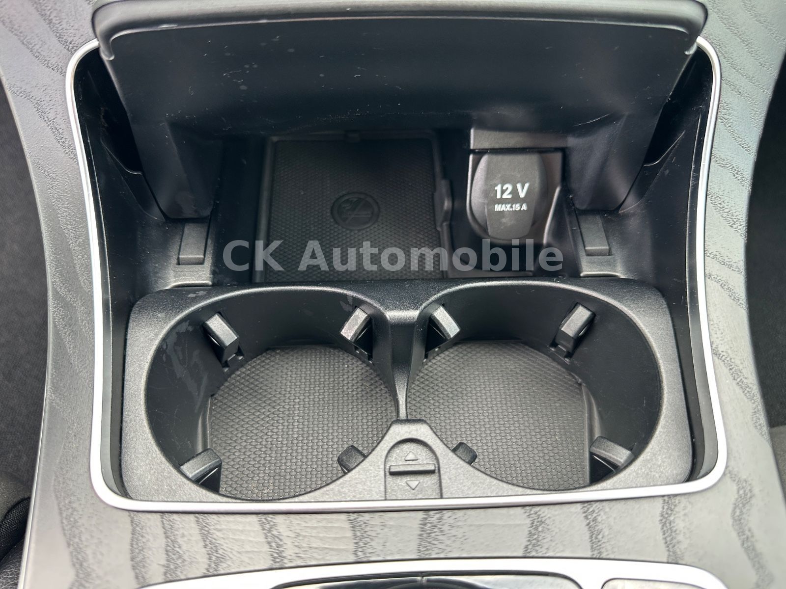 Fahrzeugabbildung Mercedes-Benz C200 Cabrio AMG-Line/Navi/ILS LED/Tempomat