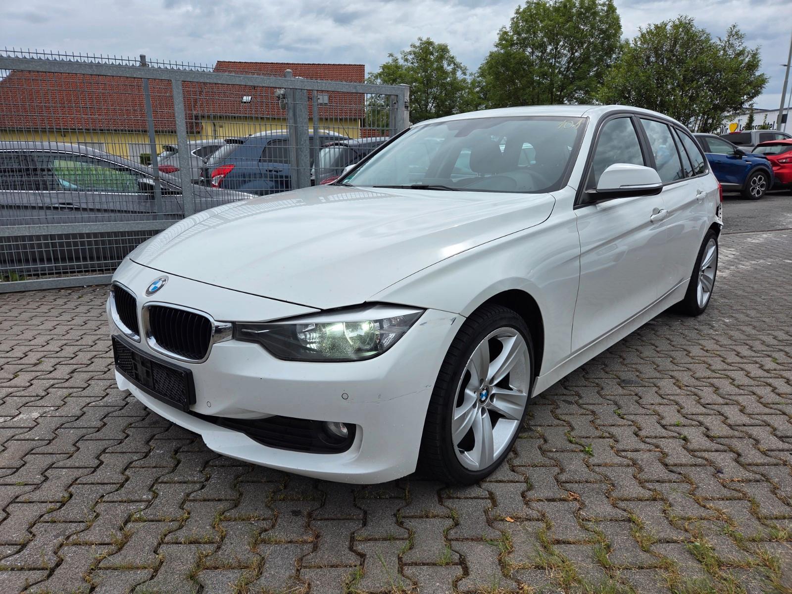 BMW 318 2014 — interior