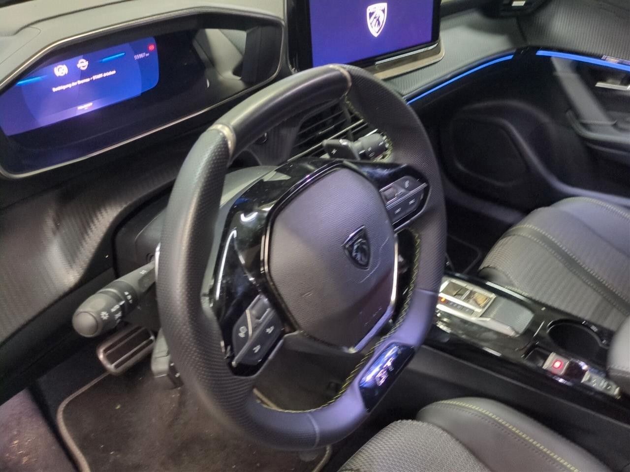Fahrzeugabbildung Peugeot 2008 1.2 HYBRID GT E-DSC NAVI/LED/KAMERA/SPORT