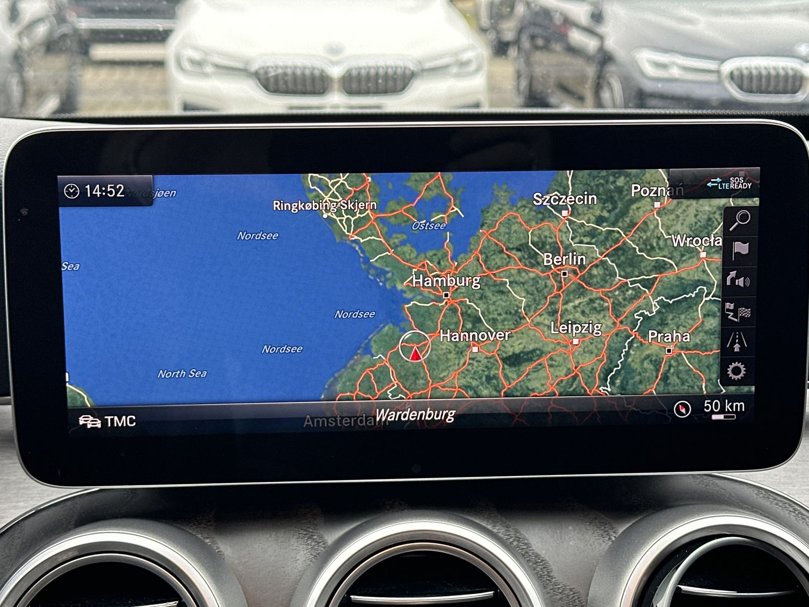 Fahrzeugabbildung Mercedes-Benz C 300e AMG-Line NAV+LED+CARPLAY+WIDESCREEN+DAB