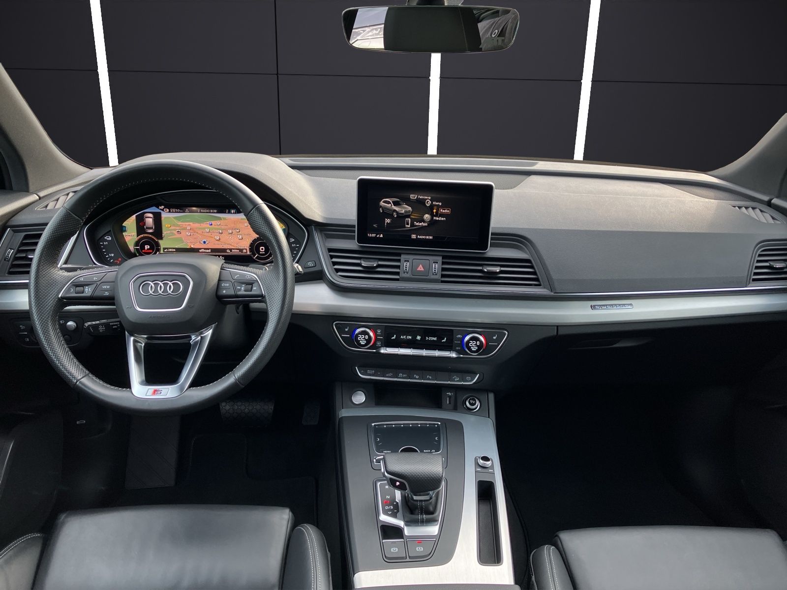 Fahrzeugabbildung Audi Q5 50 TFSI e Q sport S line S tronic LUFT MATRIX