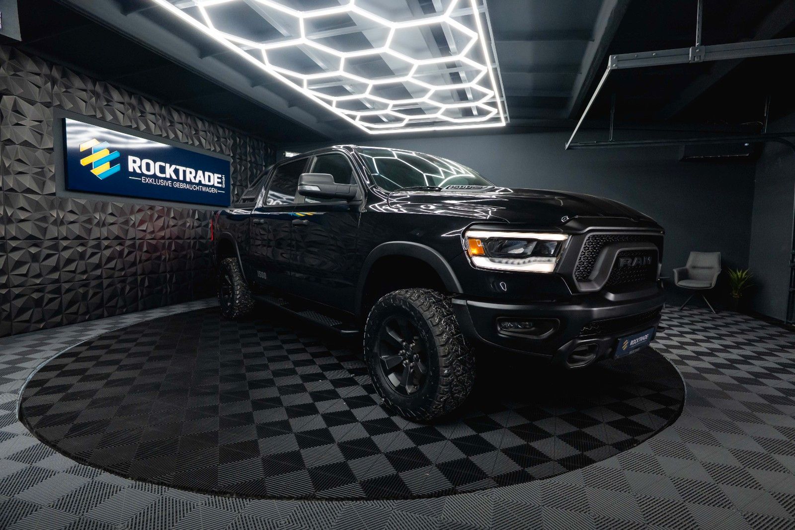 Fahrzeugabbildung Dodge RAM 5.7 V8 HEMI 4x4 REBEL OFFROAD Night AxleLock