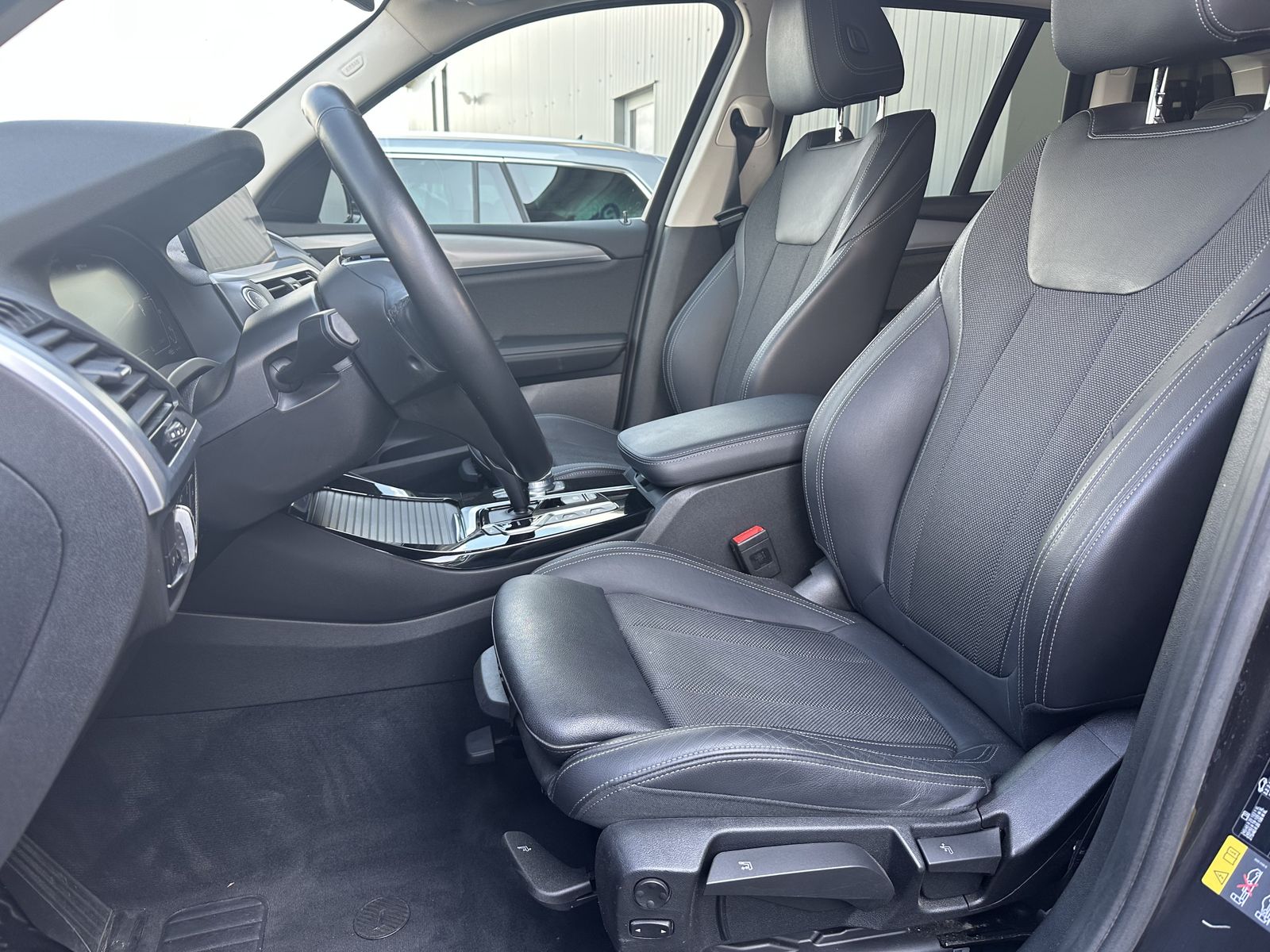Fahrzeugabbildung BMW X3 xDrive30e xLine NAV+LED+HIFI+ACC+360°-KAMERA