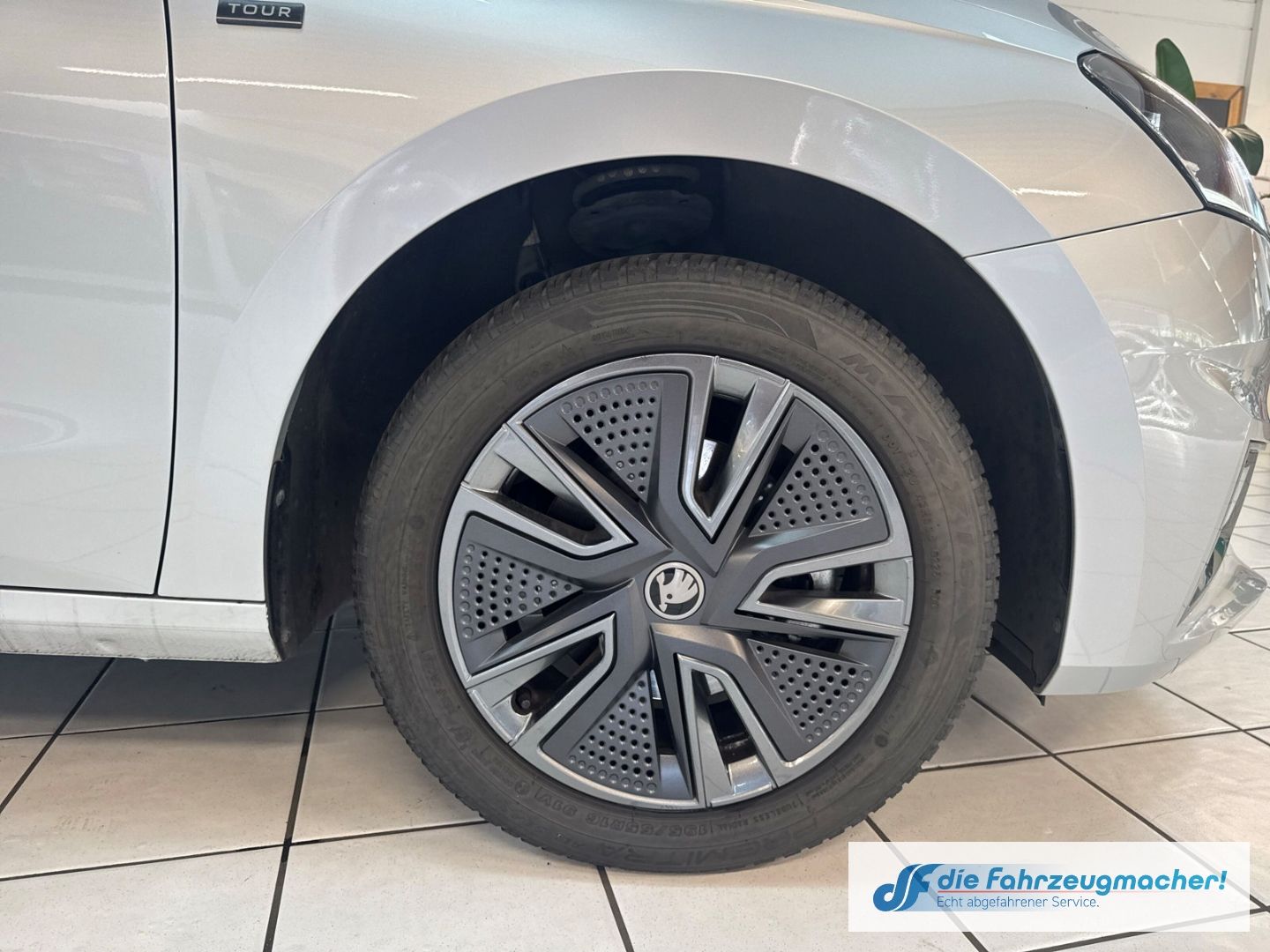 Fahrzeugabbildung SKODA Fabia Tour Automatik Navi DigiCockpit LED Apple