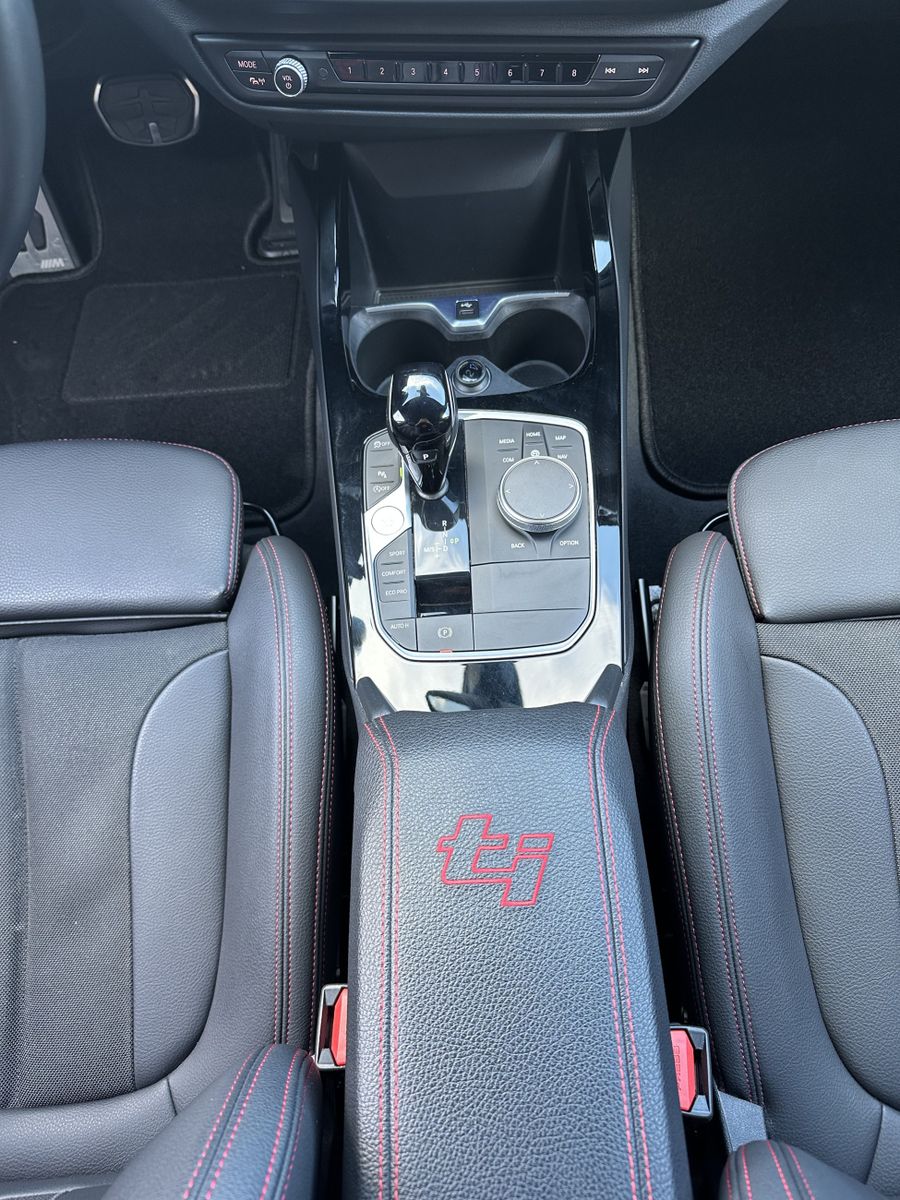 Fahrzeugabbildung BMW 128ti 5-Türer Sport-Aut NAV+LED+HIFI+19ZO+SHZ+VC