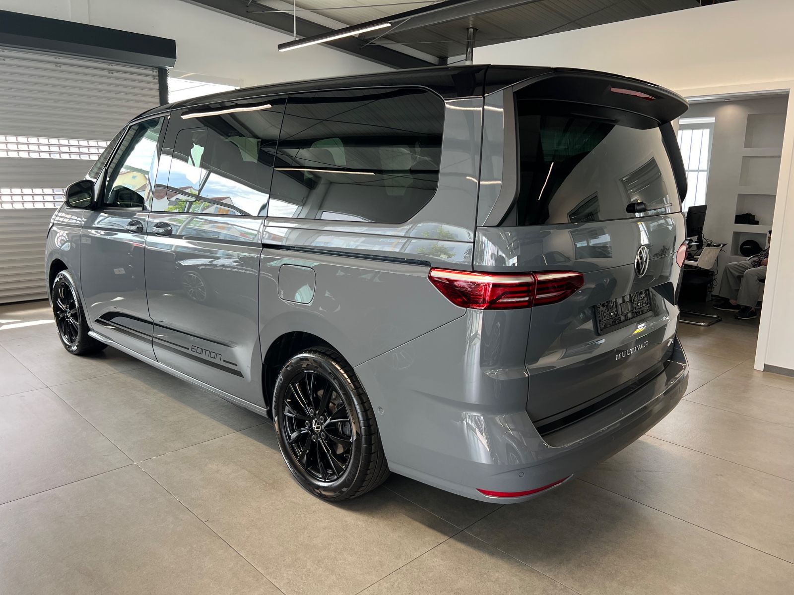 Volkswagen T7 Multivan Edition Lang / 5 J. Garantie imagem 2