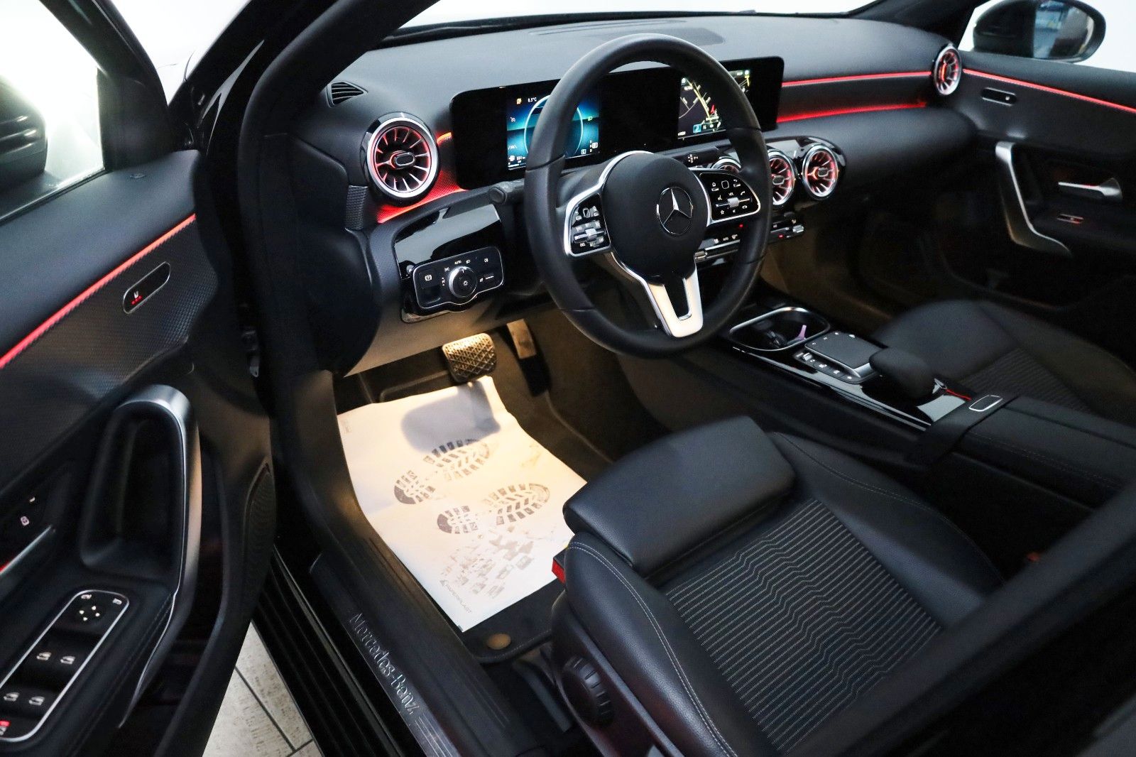 Fahrzeugabbildung Mercedes-Benz A 220d Lim. Progressive T.Leder,Navi,LED,SH,Park