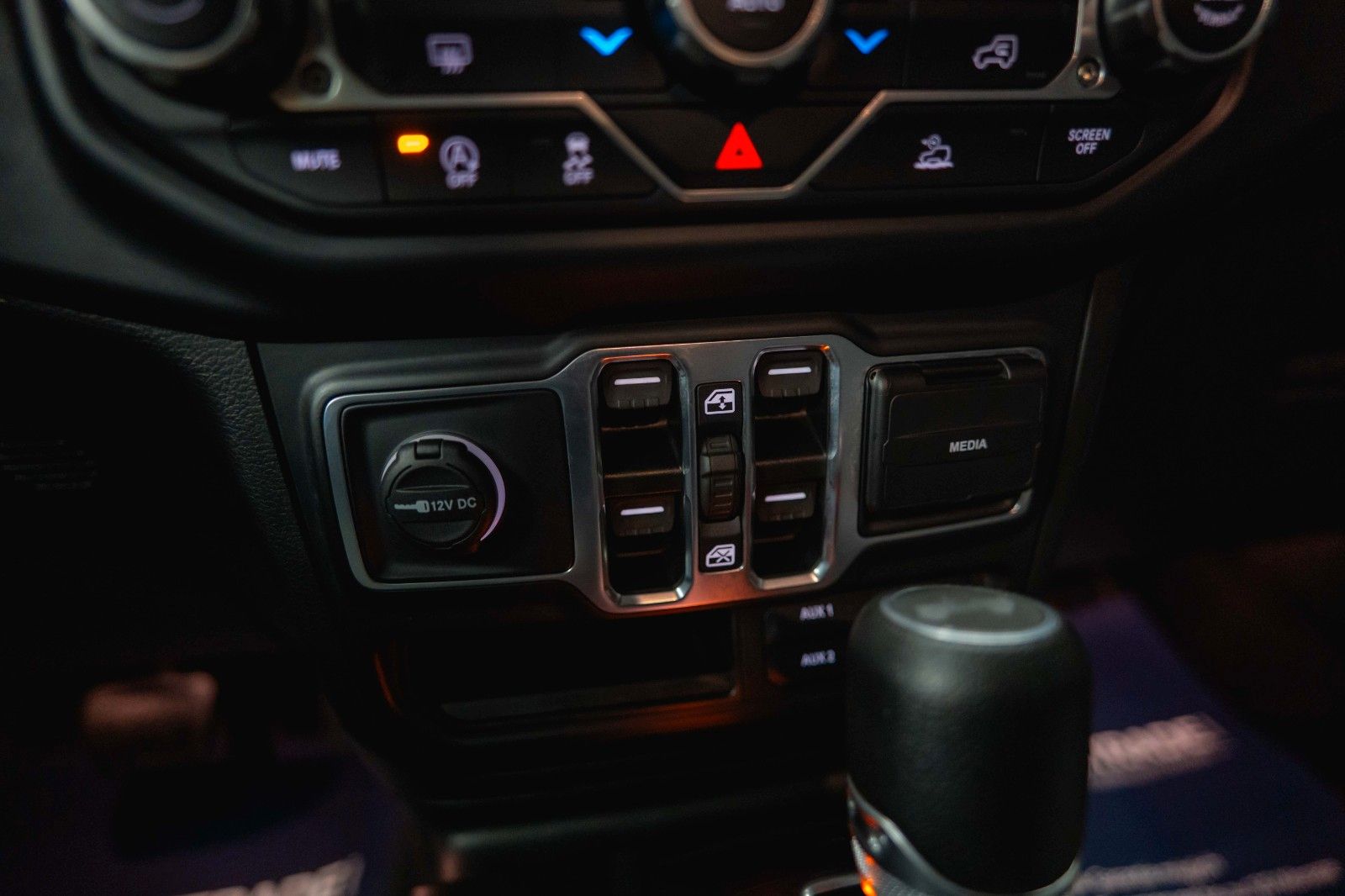 Fahrzeugabbildung Jeep Wrangler 3.6 V6 UNLIMITED SPORT OFFROAD 4x4 LED