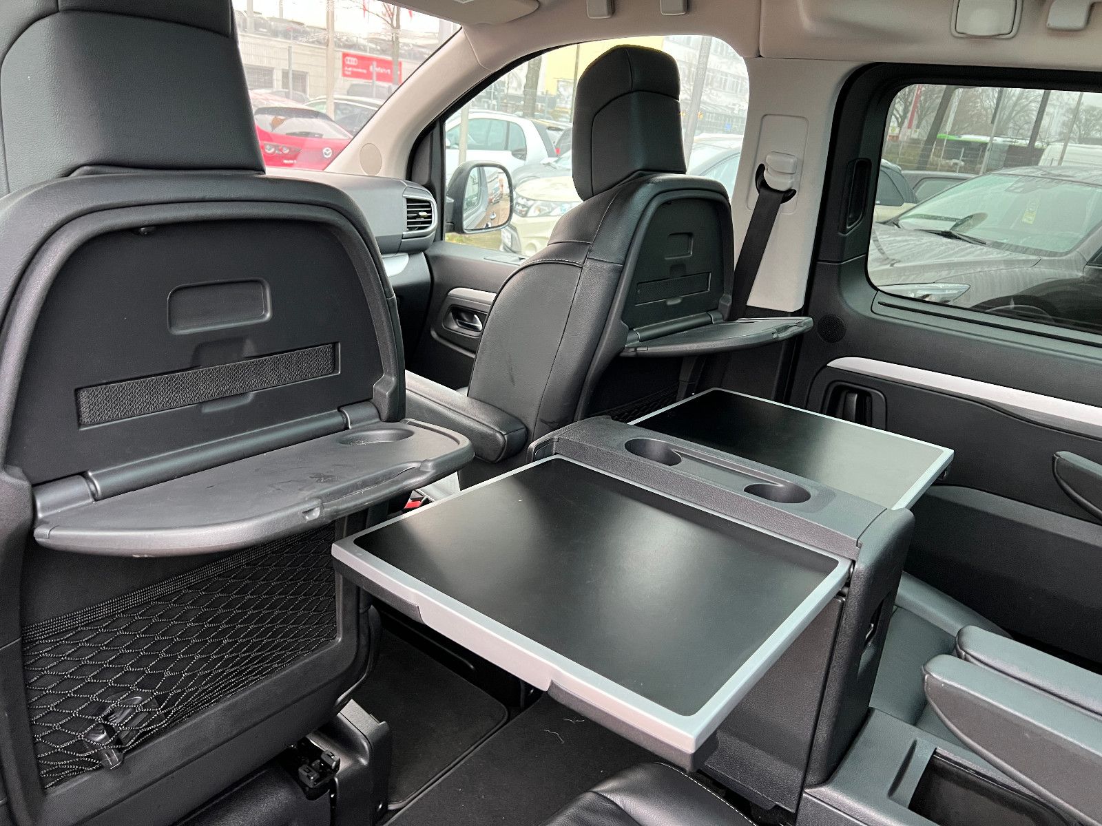 Fahrzeugabbildung Peugeot Traveller Business VIP L2 7-SITZER ABSOLUT VOLL