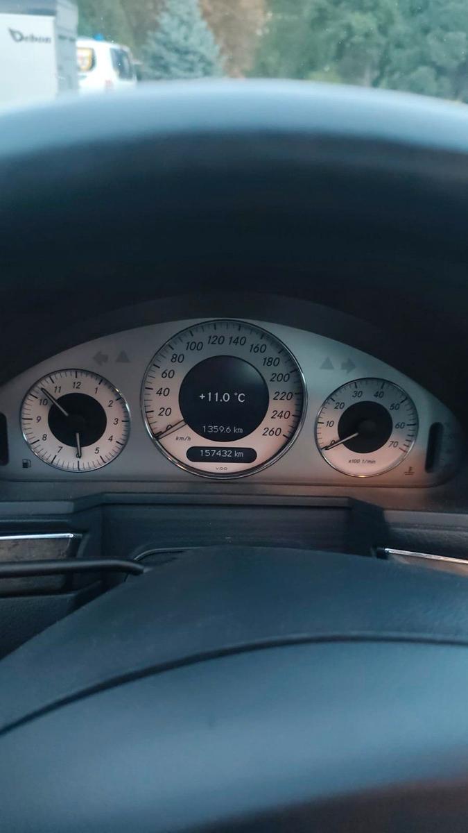 Mercedes-Benz E280 2005 — photo 10